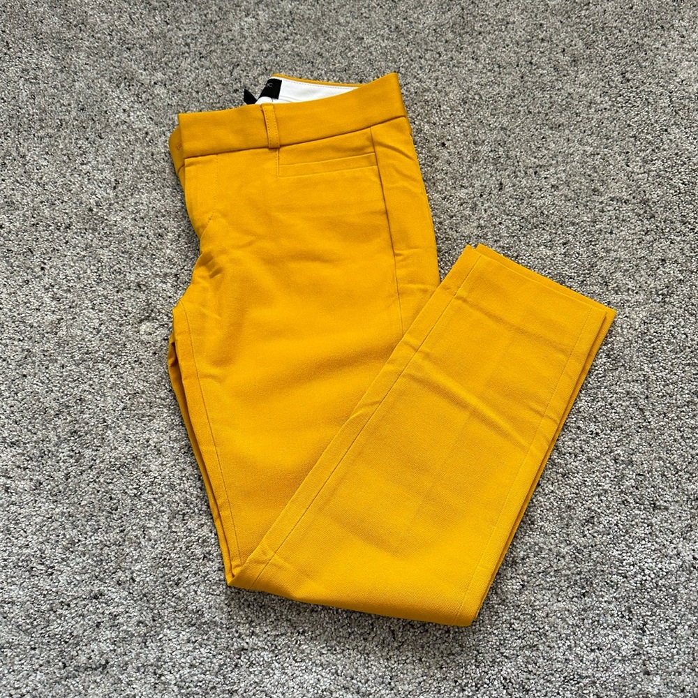 Very cute Banana Republic Sloan fit ankle pants, size 00 petite